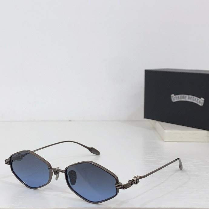 Picture of Chrome Hearts Sunglasses _SKUfw60658036fw